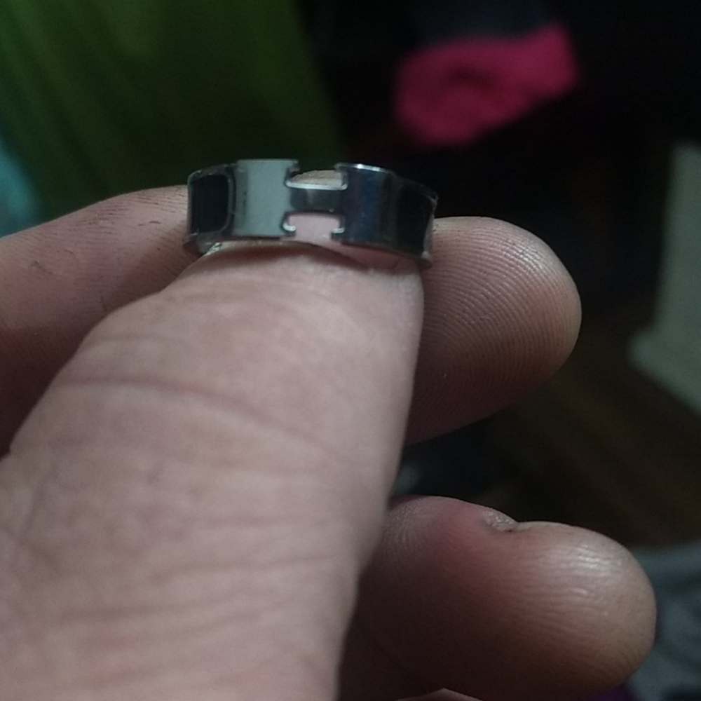 Ring - Picture 3 of 4